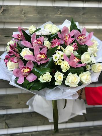 Букет цветов из: Розы и Хризантемы в Серышево
