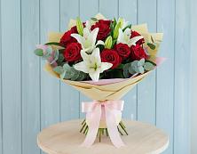 Букет цветов из:  Лилии и Розы в Серышево