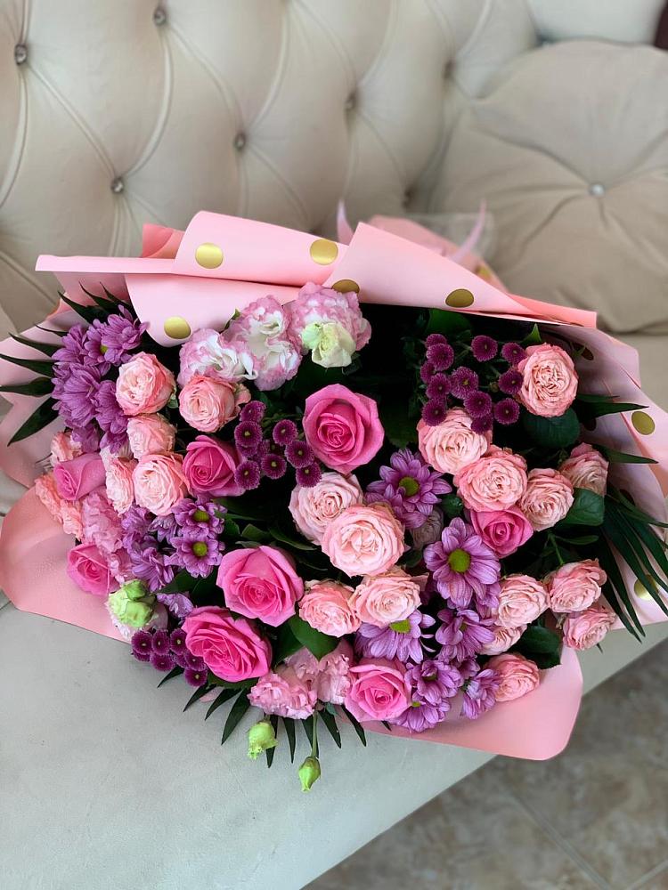 Букет цветов из: Хризантемы, Розы и Лизиантусы в Серышево