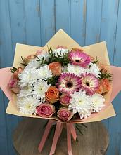 Букет цветов из:  Розы, Герберы и Хризантемы в Серышево