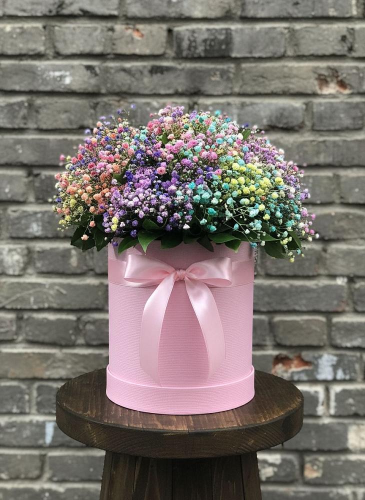 Цветочная композиция из Гипсофила и Розы в шляпной коробке в Серышево