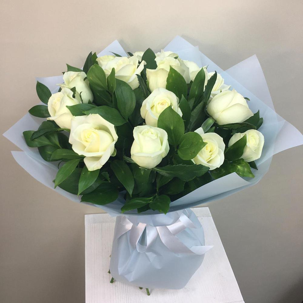 Букет 15 Белых роз Проуд в Серышево
