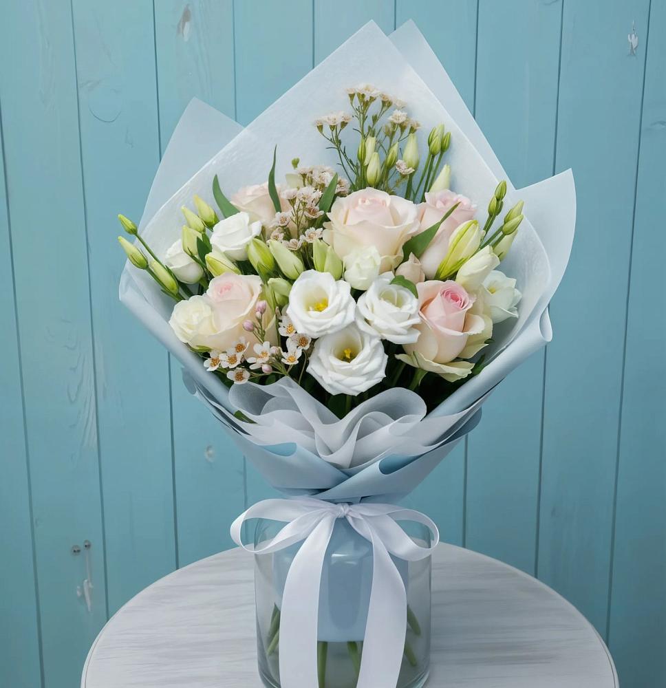 Букет цветов из: Розы и Лизиантусы в Серышево