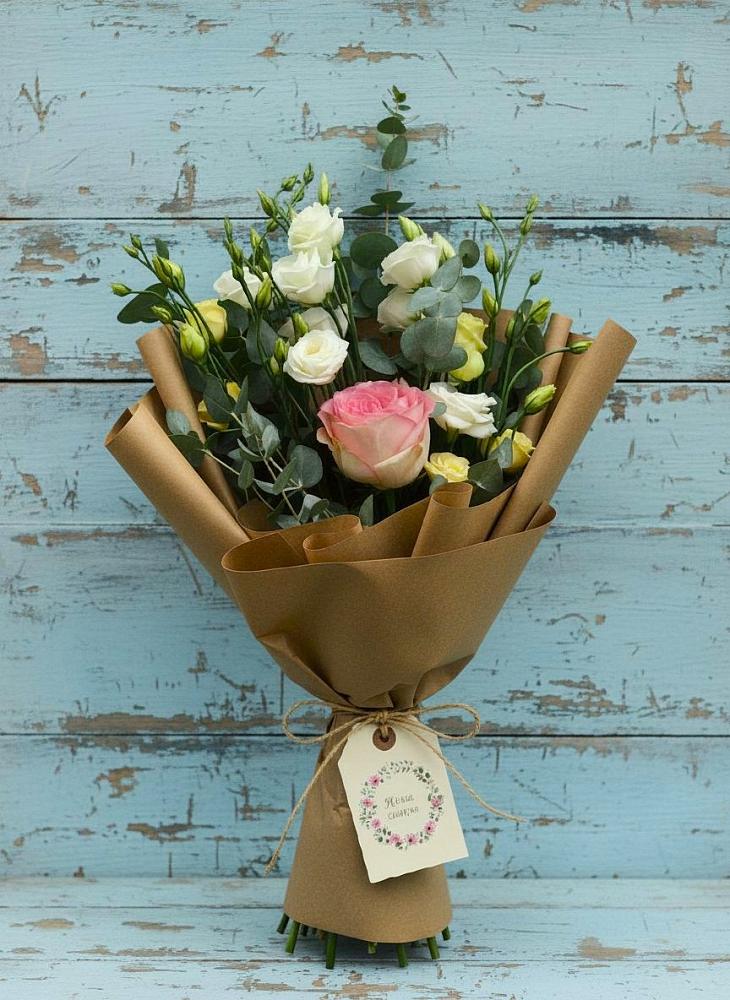 Букет цветов из: Розы и Лизиантусы в Серышево