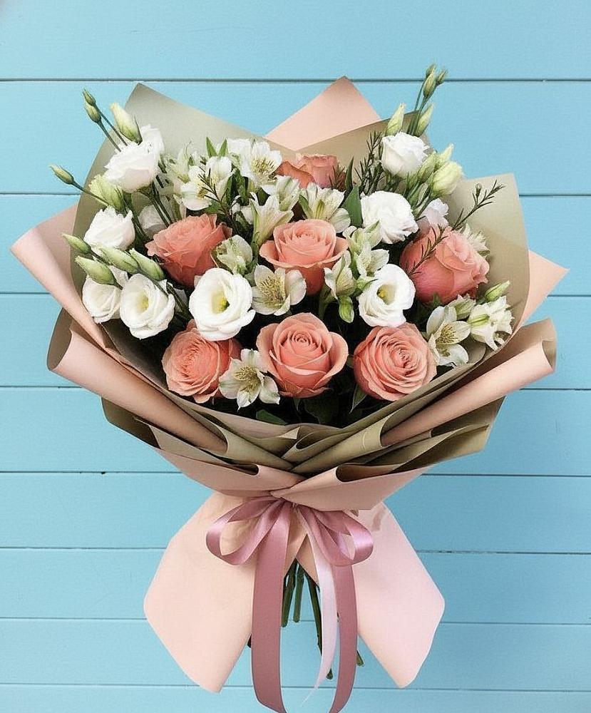 Букет цветов из: Розы, Альстромерии и Лизиантусы в Серышево