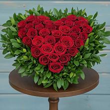 Цветочная композиция из Розы в виде сердца в Серышево