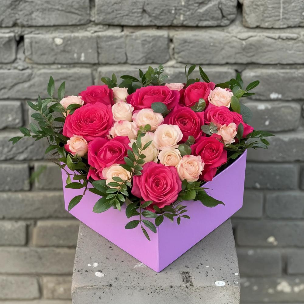 Цветочная композиция из Розы в коробке в Серышево