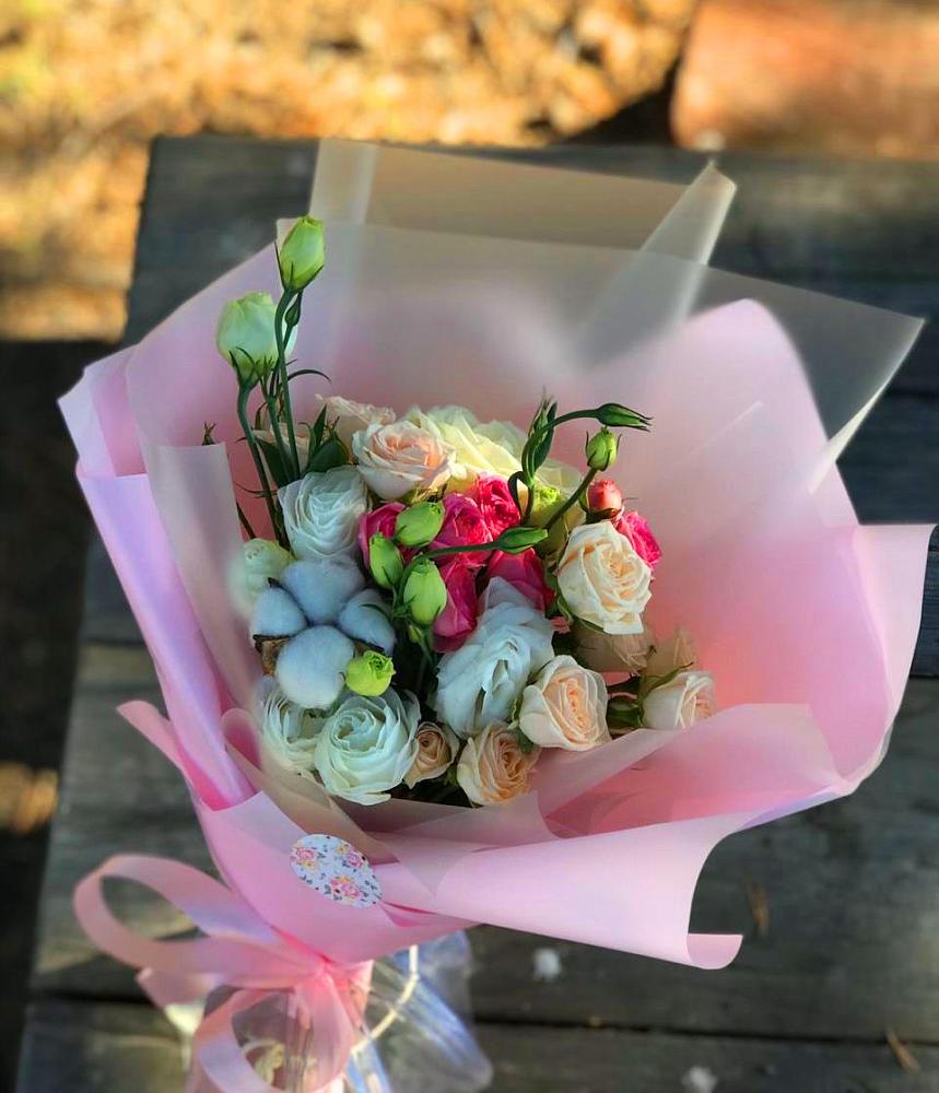 Букет цветов из: Розы и Лизиантусы в Серышево