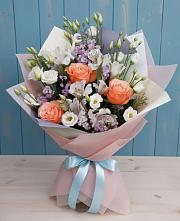 Букет цветов из:  Лизиантусы, Розы, Альстромерии и Гипсофила в Серышево