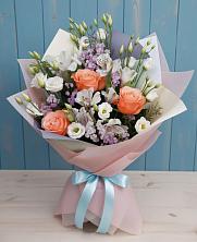 Букет цветов из:  Лизиантусы, Розы, Альстромерии и Гипсофила в Серышево