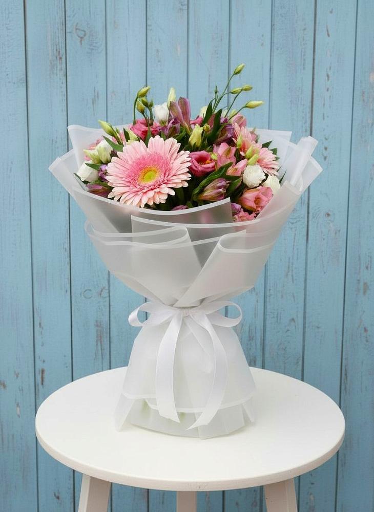 Букет цветов из: Герберы, Альстромерии и Лизиантусы в Серышево