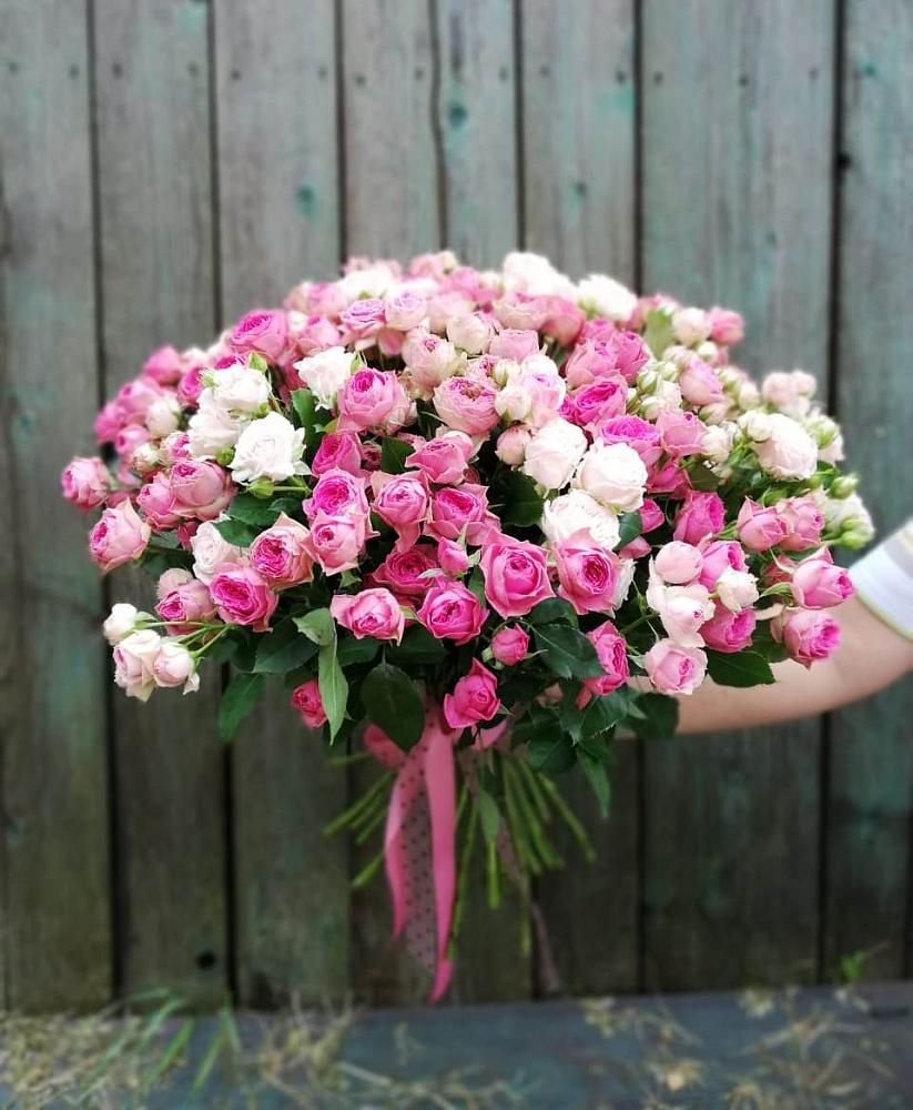 Букет Розовые кустовые розы Натали и Лав Лидия в Серышево