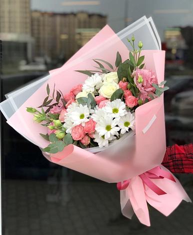 Букет цветов из: Розы, Лизиантусы и Хризантемы в Серышево