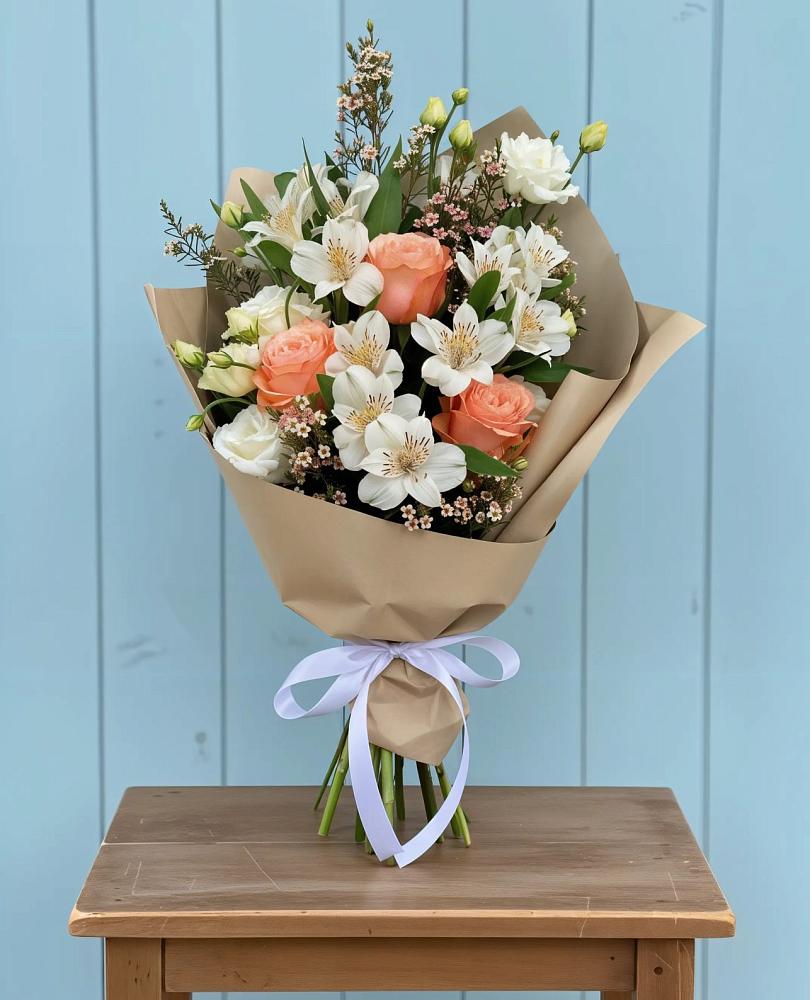 Букет цветов из: Альстромерии, Лизиантусы, Розы и Хризантемы в Серышево