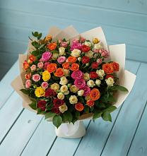 Букет Микс из разноцветных кустовых роз в Серышево