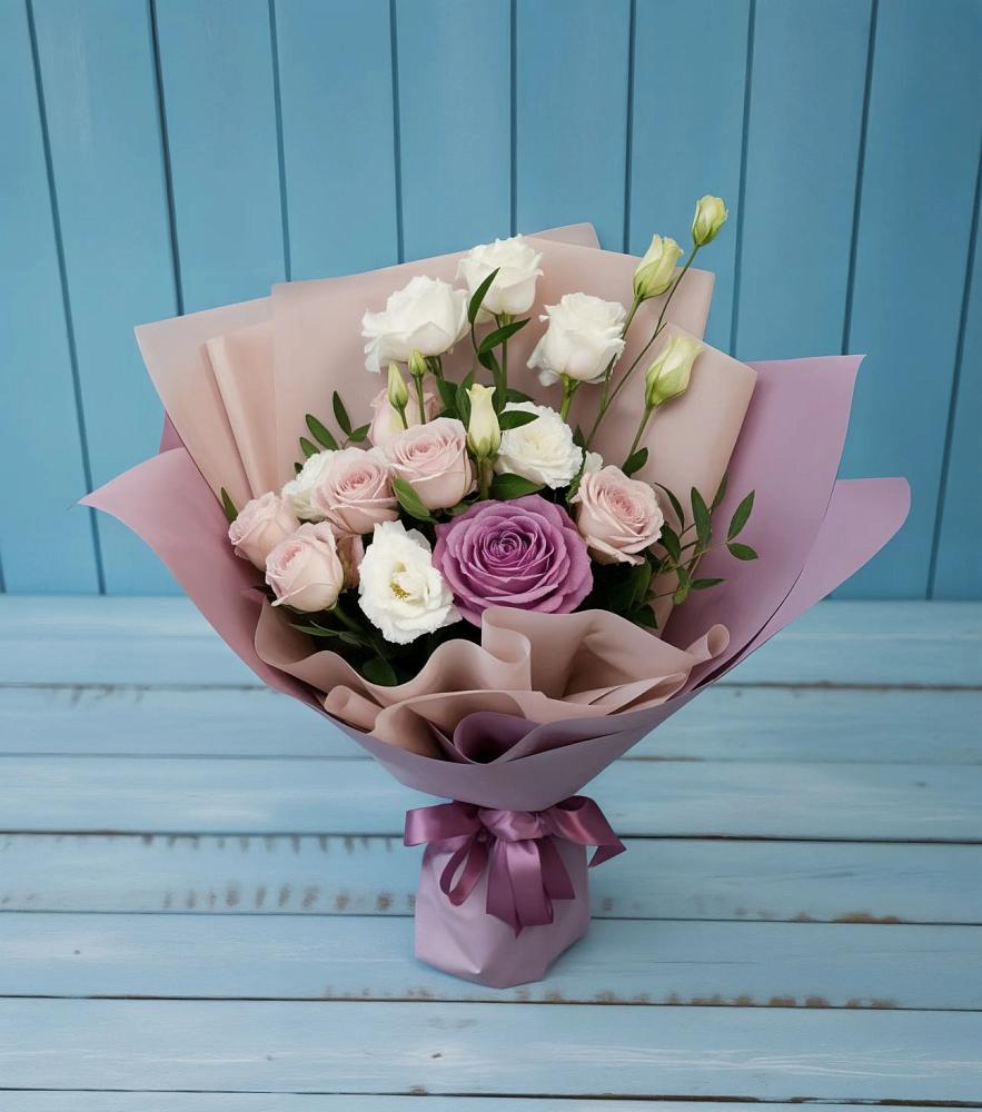 Букет цветов из: Розы и Лизиантусы в Серышево